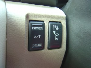 POWER／SNOWモード・サイドブラインドモニタースイッチ