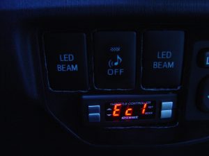 LEDイルミネーションビーム・車両接近通報装置スイッチ、pivot スロットルコントローラー