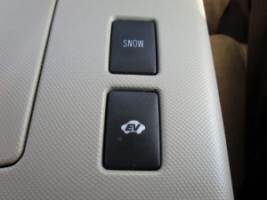 SNOW、EVモードスイッチ