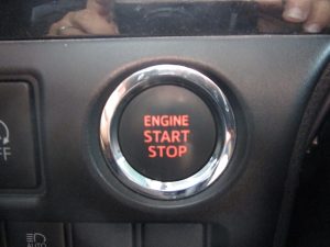 エンジンスタートボタン