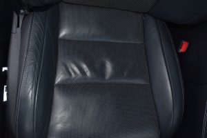 運転席（座面）
